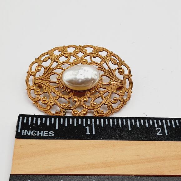 Vintage Miriam Haskell Brooch, Baroque Glass Pearl, Gold Filigree Pin - Picture 9 of 9